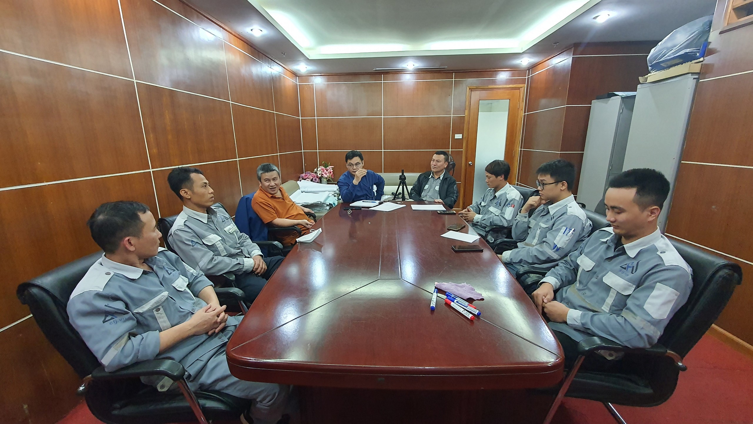 Đội ngũ kỹ thuật CFJ